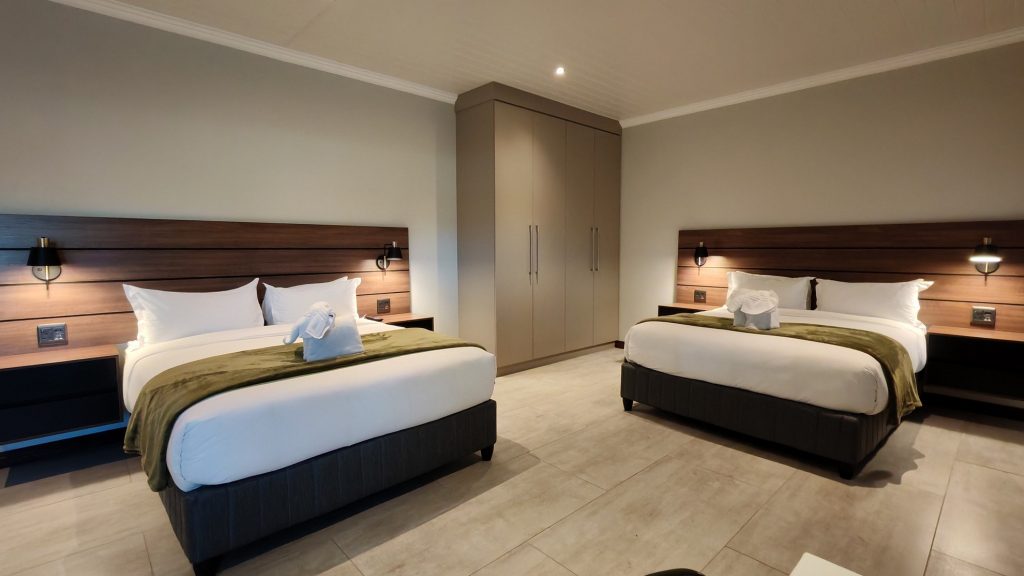 Room H8 with two queen beds